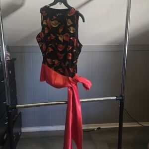 Vibrant Leaf Pattern Sleeveless Top